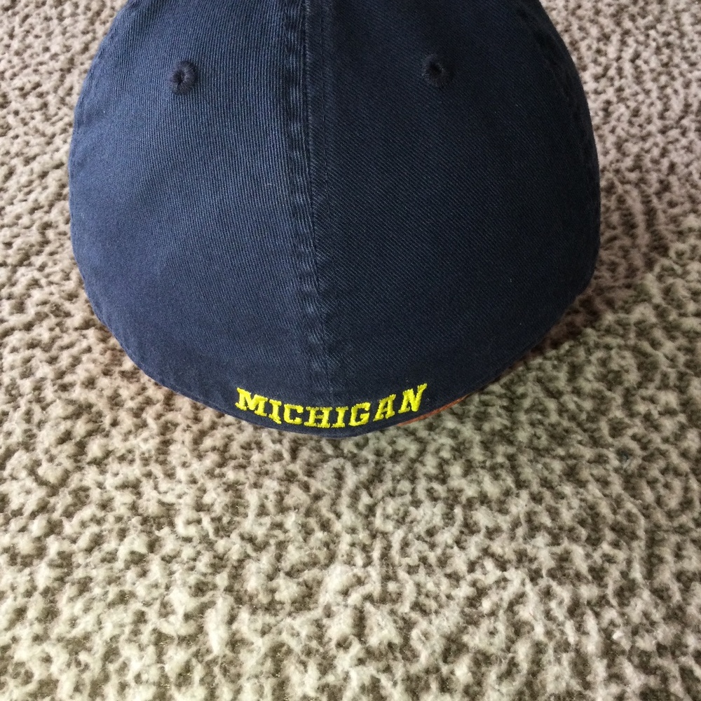University of Michigan Wolverines Fitted Hat/Cap/Baseball Cap S/M - Picture 4 of 8